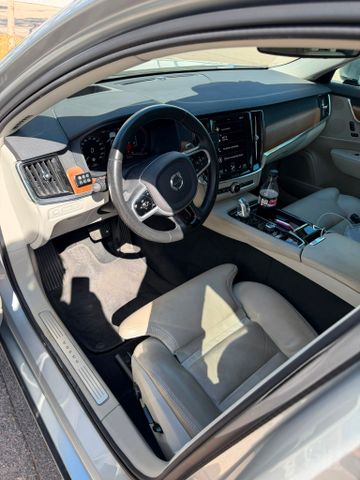 וולוו S90