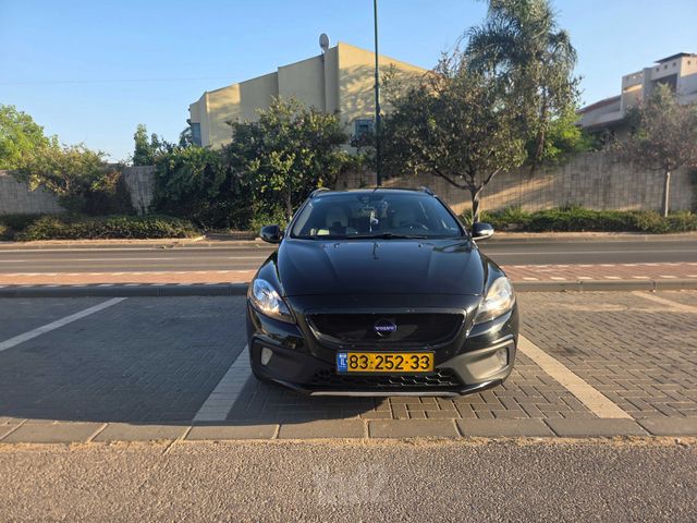 וולוו V40