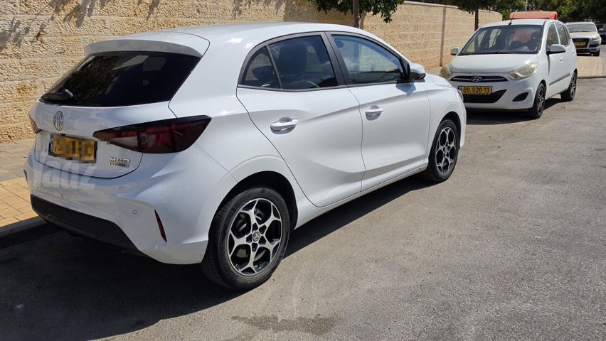 אם ג'י MG3