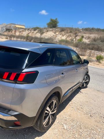 פיג'ו 3008
