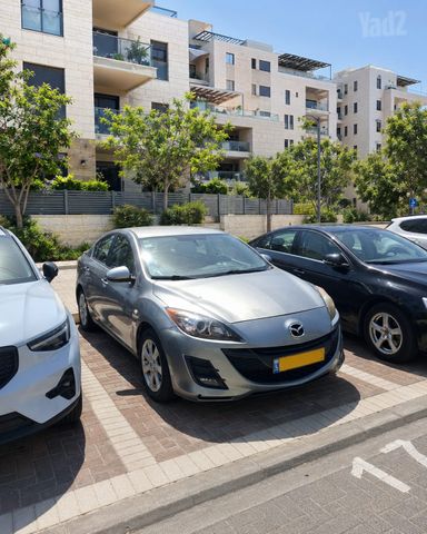 מודעת רכב מאזדה 3