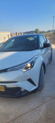 מודעת רכב טויוטה C-HR