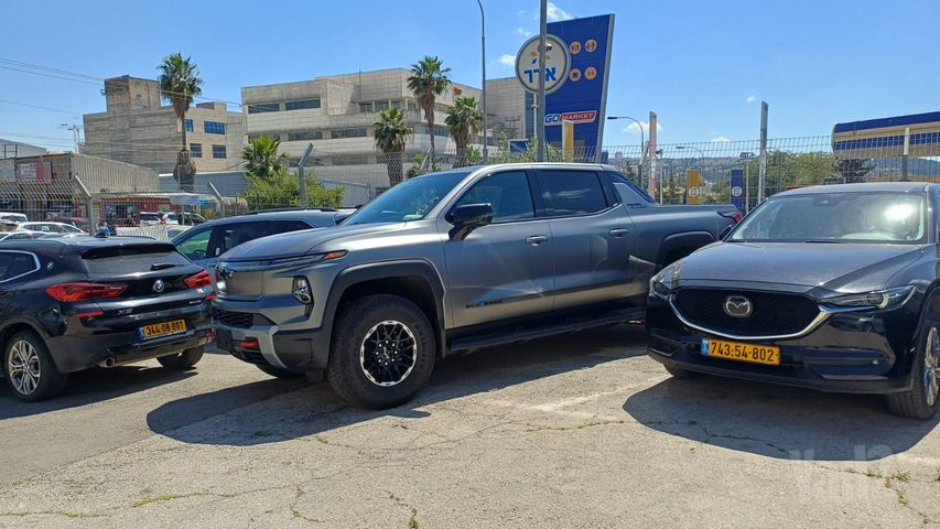 מודעת רכב שברולט סילברדו EV