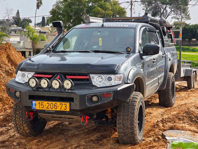 מודעת רכב מיצובישי טרייטון / L200