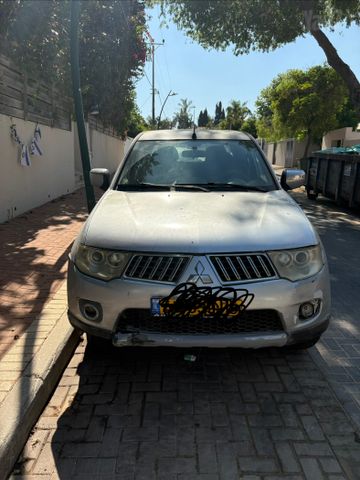 מיצובישי טרייטון / L200