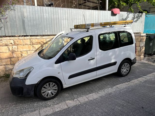מודעת רכב סיטרואן ברלינגו