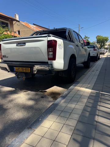 איסוזו די-מקס