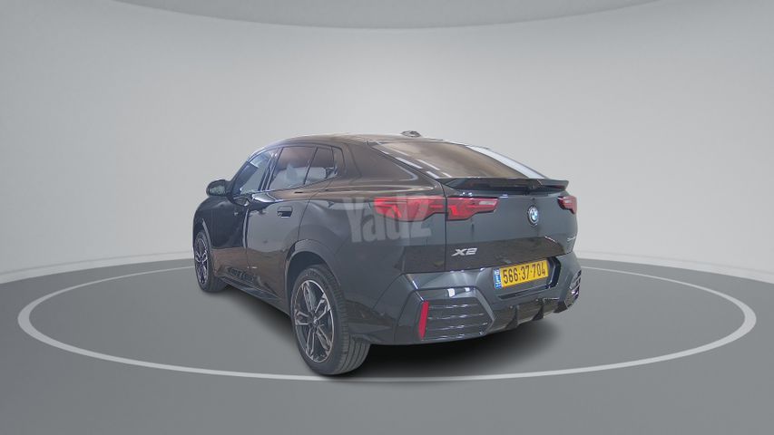 ב מ וו X2