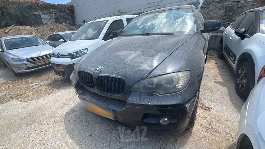 ב מ וו X6