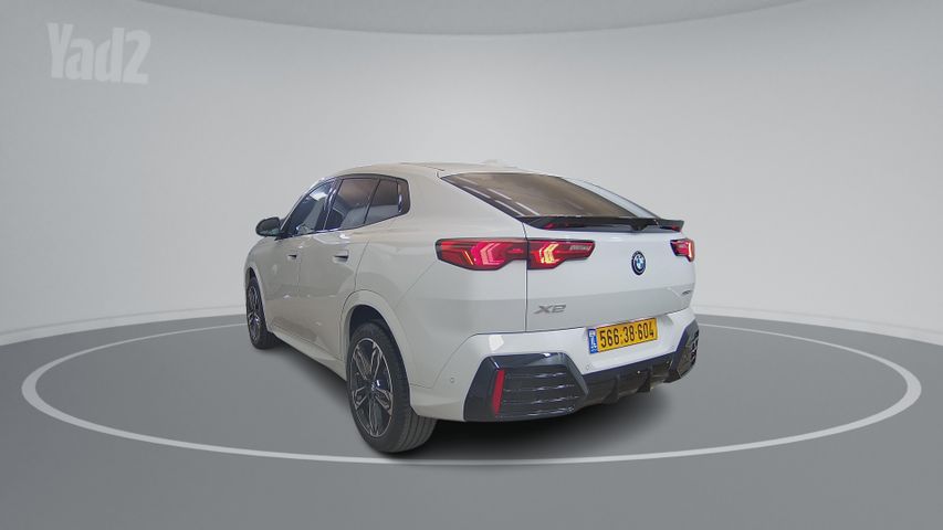 ב מ וו X2