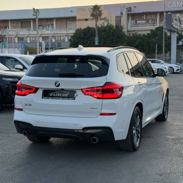 ב מ וו X3
