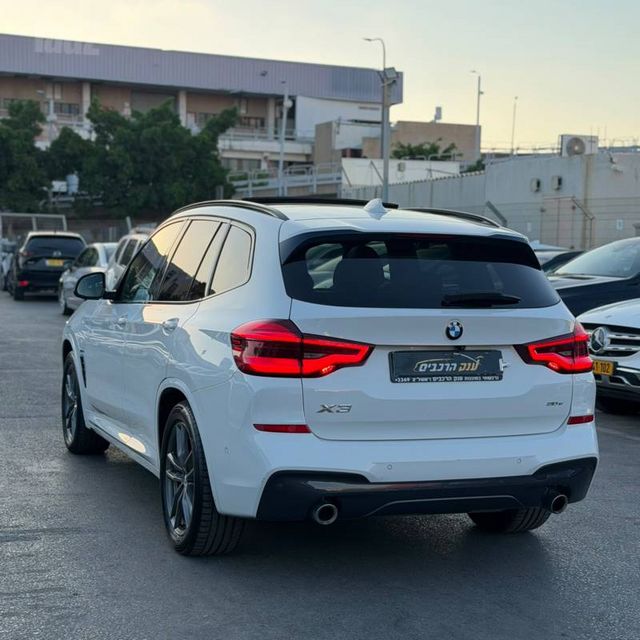 ב מ וו X3