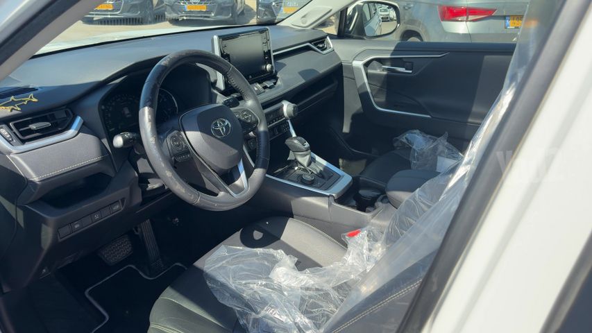 טויוטה RAV4