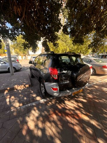 טויוטה RAV4