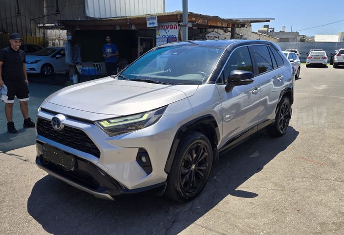 טויוטה RAV4