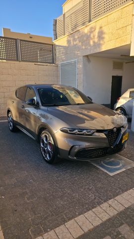 אלפא רומיאו טונלה