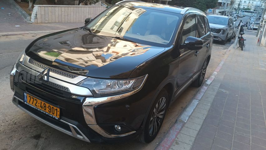 מיצובישי אאוטלנדר