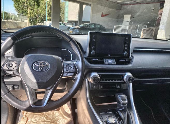 טויוטה RAV4