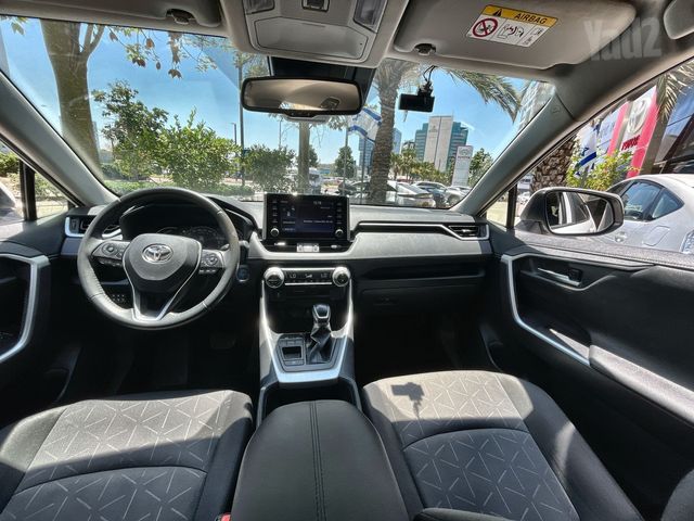 טויוטה RAV4