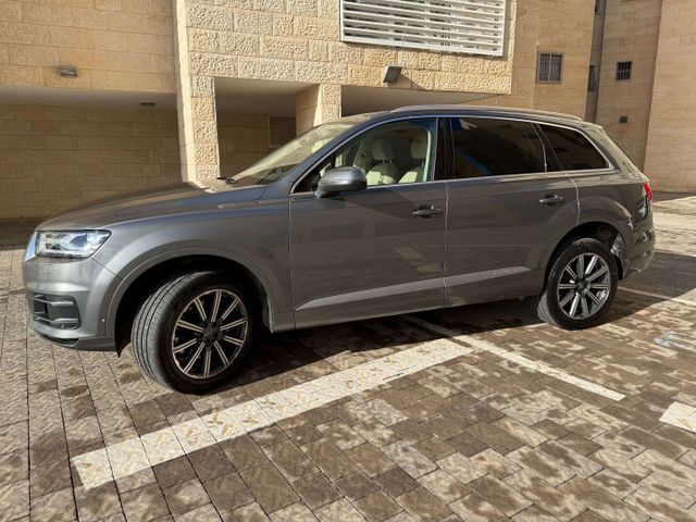 אאודי Q7