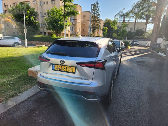 לקסוס NX
