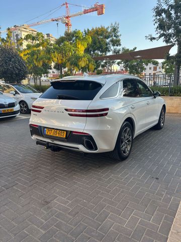 ג'נסיס GV70