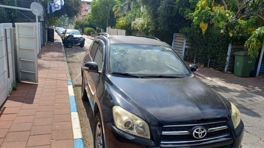 מודעת רכב טויוטה RAV4