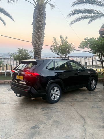 טויוטה RAV4