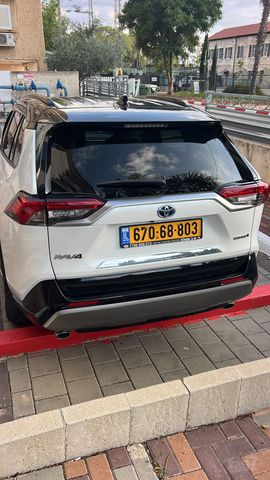 טויוטה RAV4