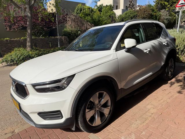 וולוו XC40