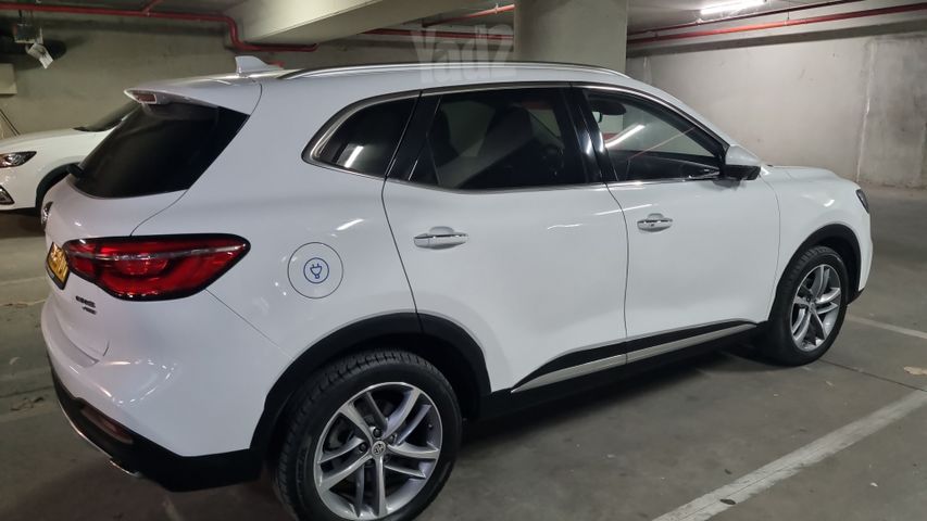 מודעת רכב אם ג'י EHS PHEV