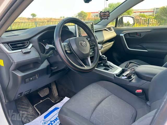 טויוטה RAV4