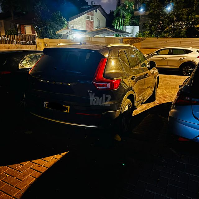 וולוו XC40