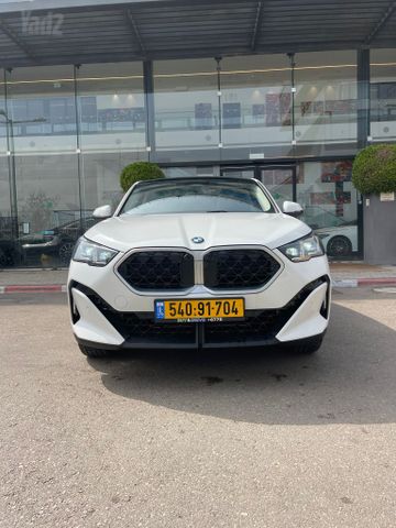 ב מ וו X2