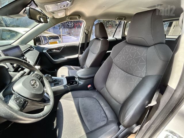 טויוטה RAV4