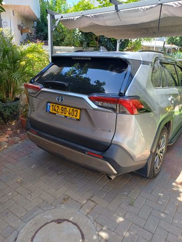 טויוטה RAV4