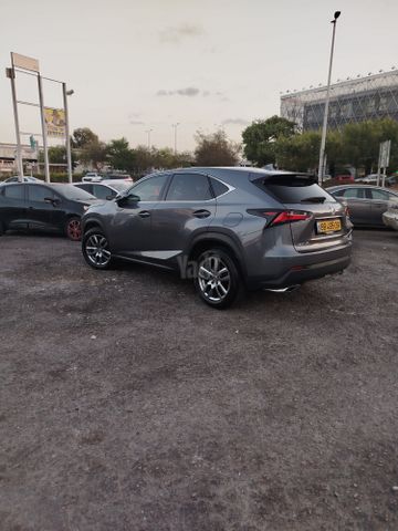 לקסוס NX