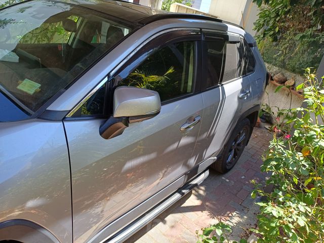 מודעת רכב טויוטה RAV4