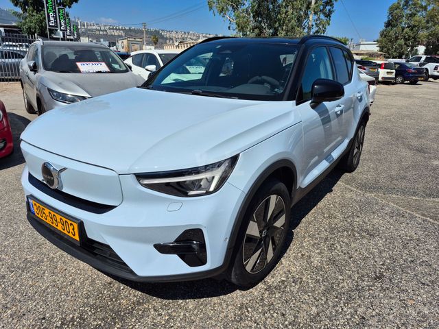 מודעת רכב וולוו XC40