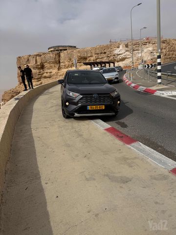 טויוטה RAV4