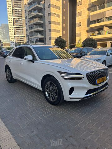 ג'נסיס GV70