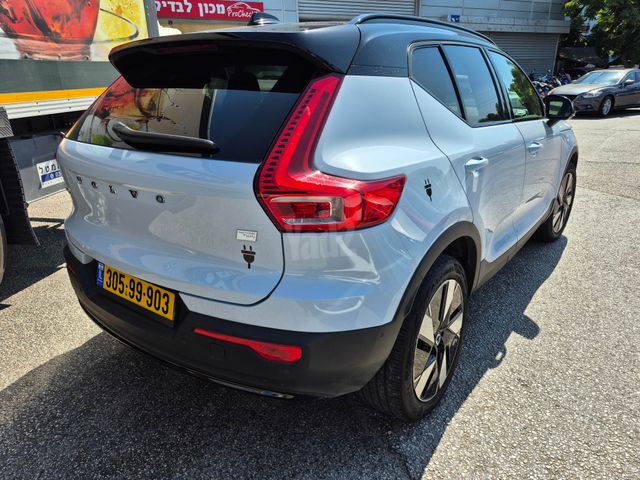 וולוו XC40
