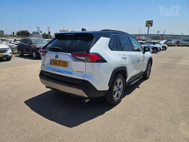 טויוטה RAV4