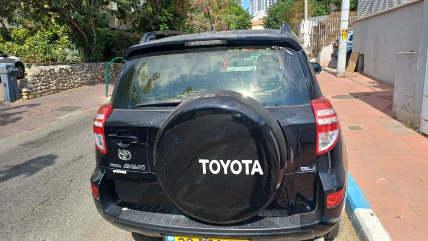 טויוטה RAV4