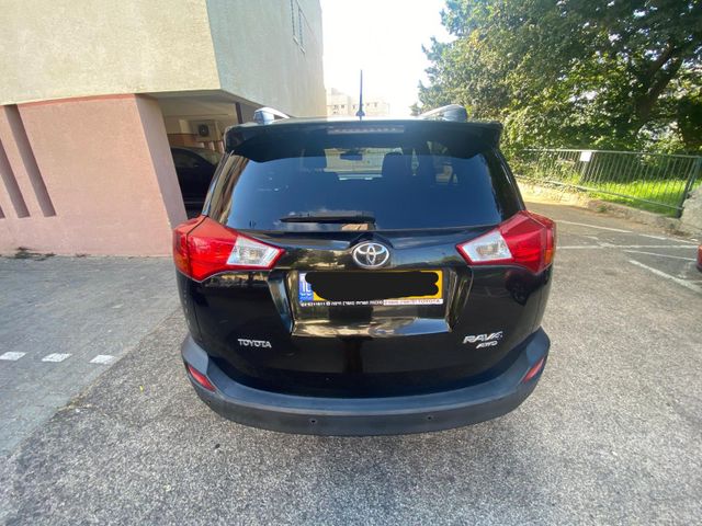 טויוטה RAV4