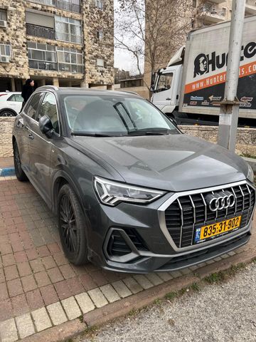 אאודי Q3