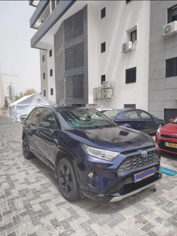 טויוטה RAV4