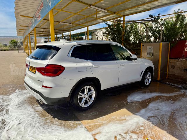 ב מ וו X3