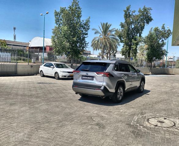 טויוטה RAV4