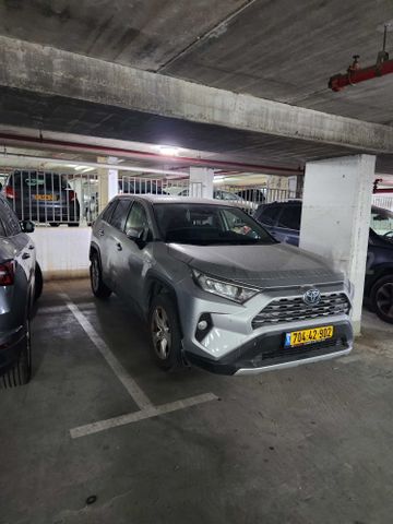 מודעת רכב טויוטה RAV4